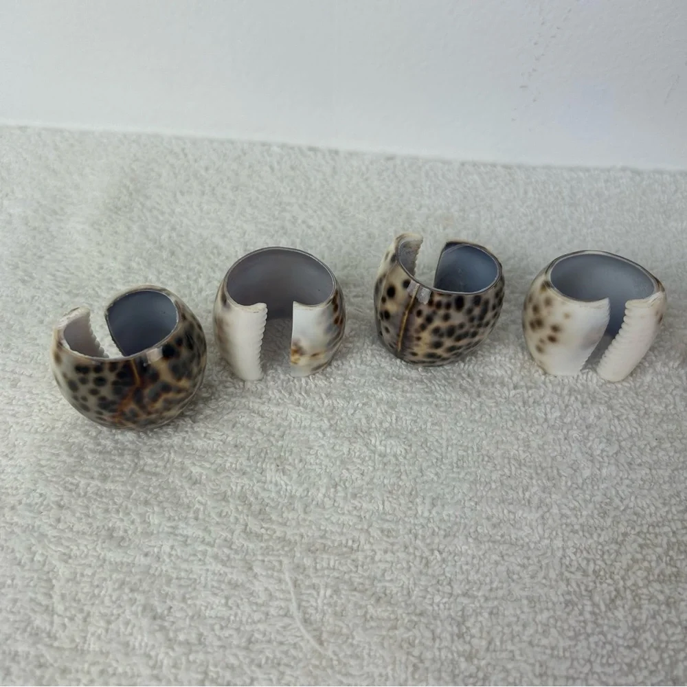 VTG Set of 8 Tiger Cowrie Sea Shell Napkin Holder Rings
